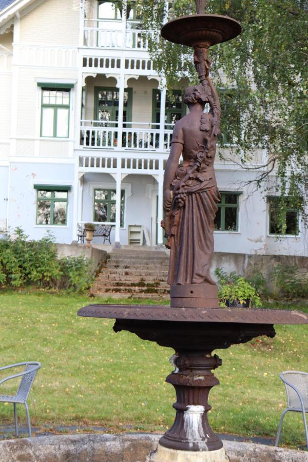 Skogsbrynet B&B, Bredsjoe Nya Herrgard Hällefors 외부 사진
